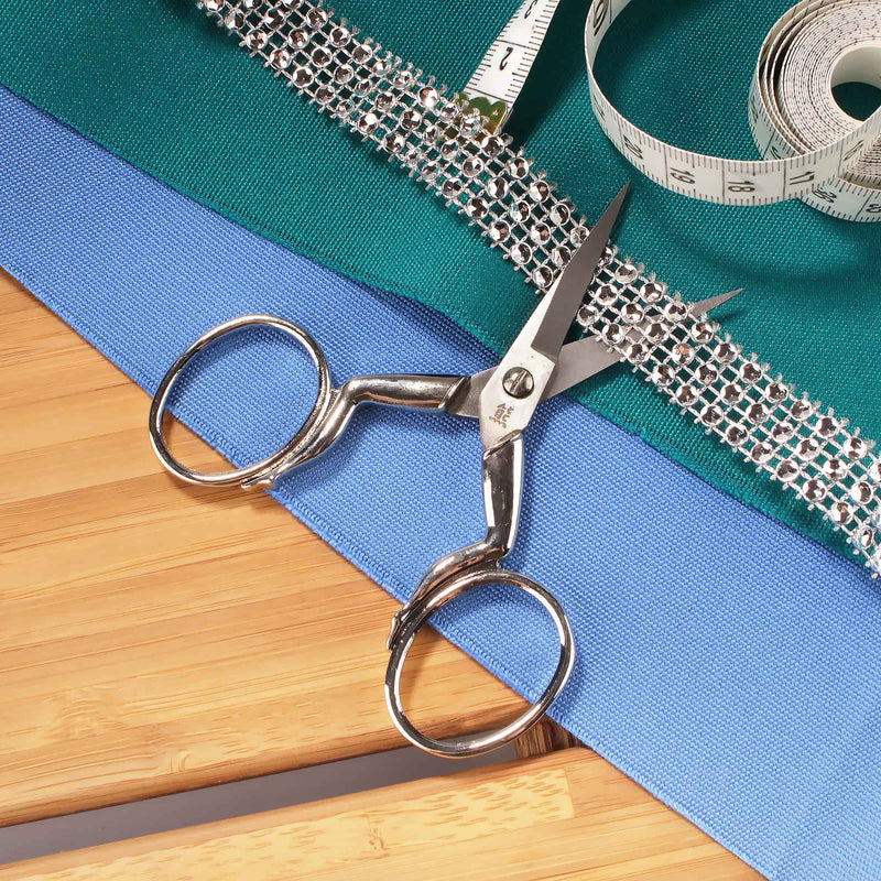 Embroidery Scissors with Leg-Shaped Handles Slicing