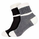 2 socks of the same pattern but different color