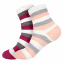 2 socks of the same pattern but different color