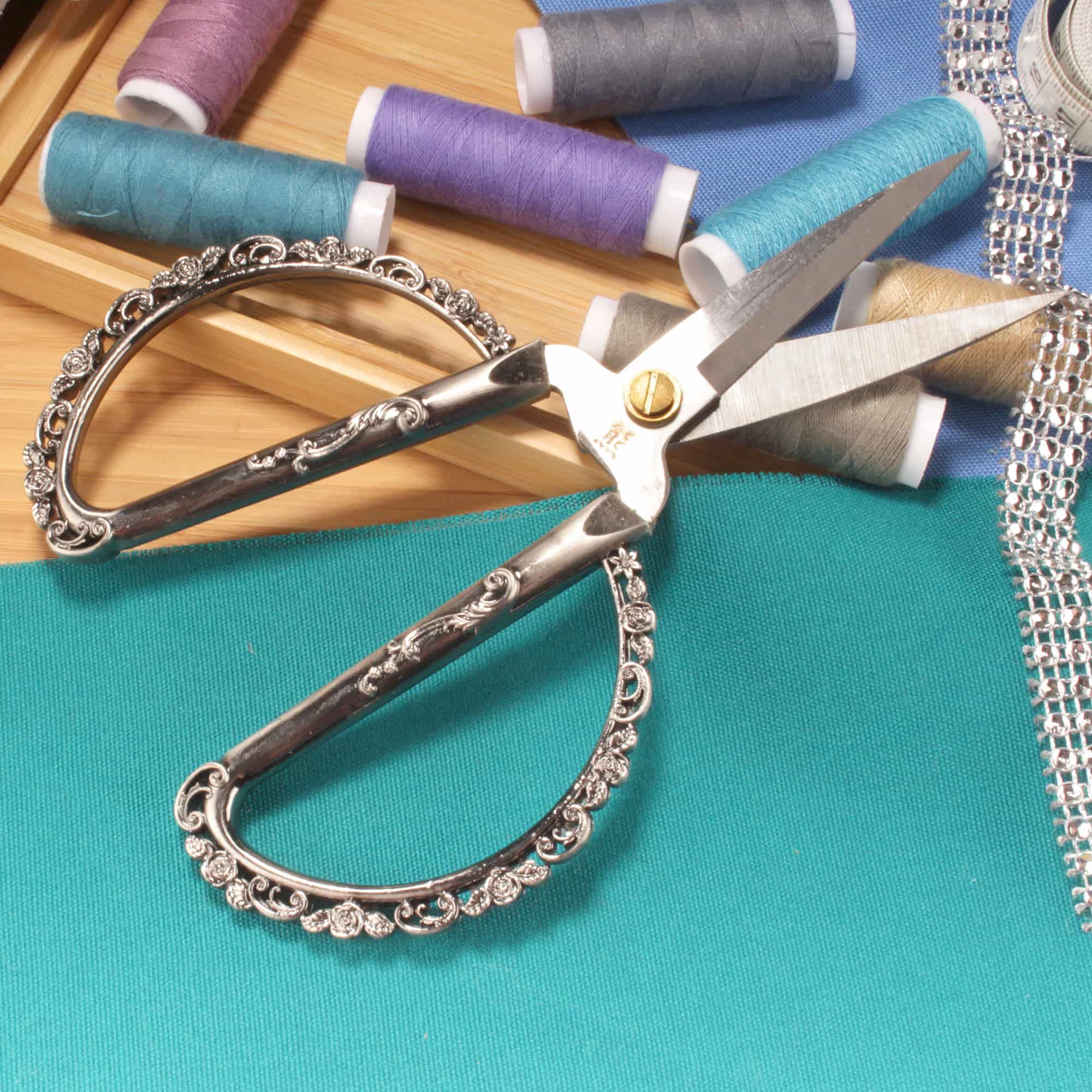 Embroidery Scissors with Delicate Rose Handles Arts and Crafts