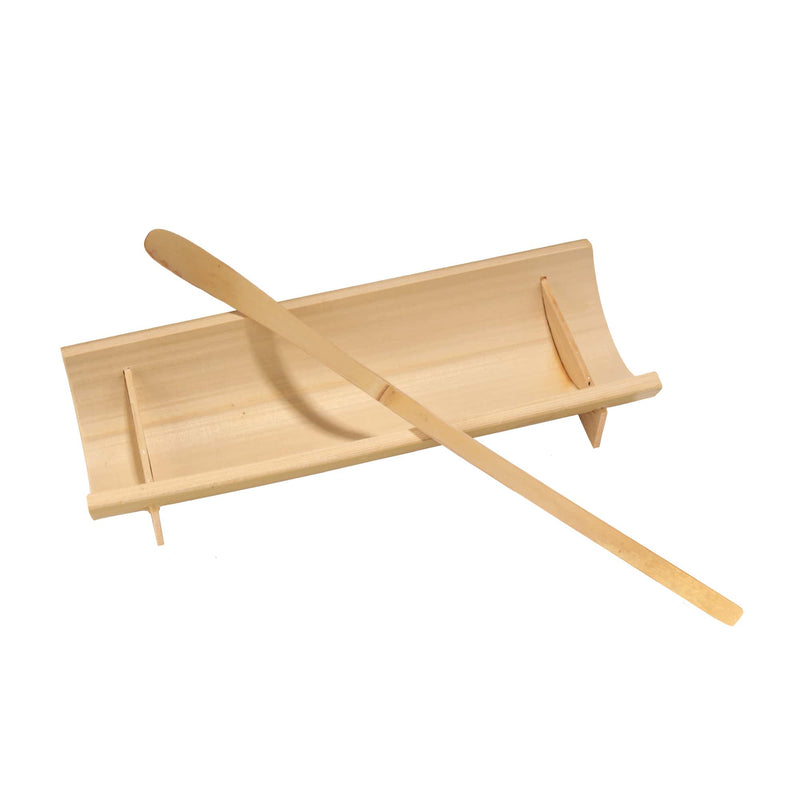 small bamboo matcha powder holder and chashaku