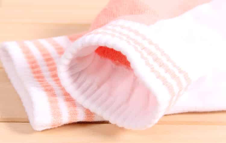 The elastic cuff hugs your leg nice and snug, so your socks wone slip down as you wear them.